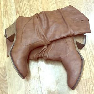 Women’s Cognac Brown Boots!